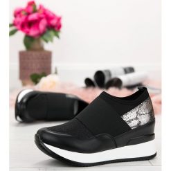 Buty sportowe Foreverfolie HQ218 Czarne. Czarne koturny damskie Foreverfolie, bez wzorów, z tworzywa sztucznego, sportowe. Za 129,00 zł.