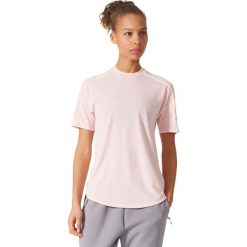 Adidas Koszulka damska ZNE Tee 2 Wool różowa r. XS (CE9557). Czerwone topy sportowe damskie marki Adidas, xs. Za 156,44 zł.