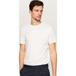 T-shirt BASIC - Biały. Białe t-shirty męskie Reserved, m. Za 19,99 zł.