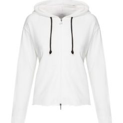 Bluza z kapturem DEHA EASY. Białe bluzy damskie Deha, bez wzorów, z bawełny, bez rękawów, z kapturem. Za 550,00 zł.