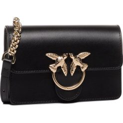 Saszetka nerka PINKO - Love Baby Simply Cl PE 20 PLTT 1P21KR Y5FF Black Z99. Czarne nerki damskie Pinko, bez wzorów, ze skóry, młodzieżowe, bez dodatków. W wyprzedaży za 629,00 zł.
