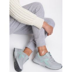 Szare Buty Sportowe My Fantasy. Szare buty sportowe damskie Renee, bez wzorów, sportowe. Za 79,99 zł.