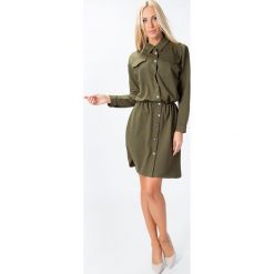 Sukienka zapinana na napy khaki 1005. Brązowe sukienki damskie Fasardi, xl, bez wzorów, bez kołnierzyka, bez rękawów. Za 79,00 zł.