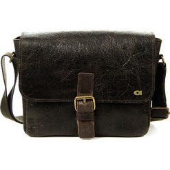 Torba skórzana unisex listonoszka przez ramię ciemnobrązowa DAAG Jazzy Wanted 92 - ciemny brąz. Pomarańczowe torby męskie skórzane daag, bez wzorów, ze skóry, na ramię. Za 225,99 zł.