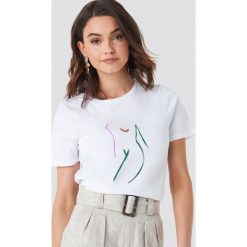 NA-KD Art T-shirt - White. Białe t-shirty damskie NA-KD, bez wzorów, z okrągłym kołnierzem. Za 80,95 zł.