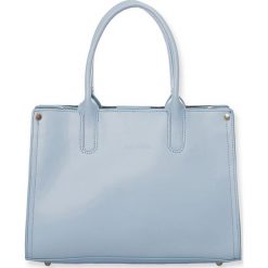 Torebki klasyczne damskie: Skórzana torebka „Sarah” w kolorze błękitnym – 33 x 12 x 23 cm