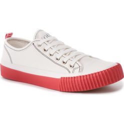 Trampki GUESS - Malibu FM6MAL FAB12 WHITE. Białe półbuty męskie Guess, z aplikacjami, ze skóry, bez zapięcia. Za 369,00 zł.