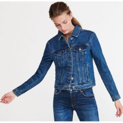Kurtka jeansowa - Granatowy. Niebieskie kurtki damskie Reserved, bez wzorów, z jeansu, bez kaptura. Za 119,99 zł.