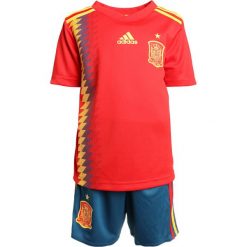 Adidas Performance FEF SPAIN HOME MINIKIT SET Krótkie spodenki sportowe red/bogold. Czerwone spodenki chłopięce adidas Performance, z materiału, sportowe. Za 269,00 zł.