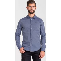 KOSZULA EMPORIO ARMANI. Niebieskie koszule męskie Emporio Armani, m, z haftami, z bawełny, z klasycznym kołnierzykiem, bez rękawów. Za 407,40 zł.