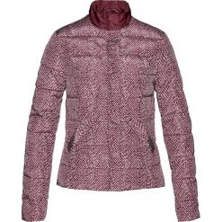 Kurtka pikowana bonprix czerwony klonowy - biel wełny z nadrukiem. Czerwone kurtki damskie marki bonprix, z nadrukiem, z wełny, bez kaptura. Za 54,99 zł.