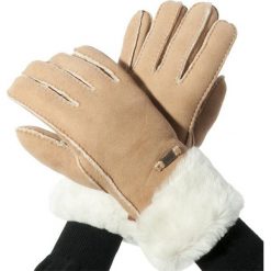 Rękawiczki Damskie EMU AUSTRALIA - Apollo Bay Gloves M/L Chestnut. Brązowe rękawiczki damskie EMU Australia, z materiału. Za 419,00 zł.
