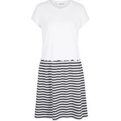 Sukienka shirtowa bonprix biały. Białe sukienki damskie bonprix, bez wzorów, bez kołnierzyka, bez rękawów. Za 64,99 zł.
