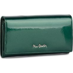 Duży Portfel Damski PIERRE CARDIN - 05 LINE 114 Green 23551. Zielone portfele damskie Pierre Cardin, bez wzorów, ze skóry. Za 129,00 zł.