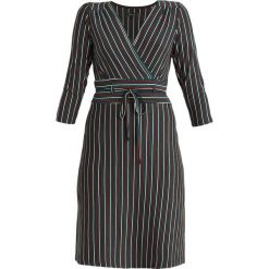 King Louie CECIL DRESS STRIPE Sukienka z dżerseju dragonfly green. Zielone sukienki damskie z falbanami marki King Louie, xl, z elastanu. Za 399,00 zł.