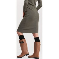 Beżowe Kalosze Raining Men. Brązowe kalosze damskie Renee, bez wzorów. W wyprzedaży za 54,99 zł.