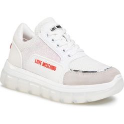 Sneakersy LOVE MOSCHINO - JA15545G0AJS310A Bia/Bia/Ghi/Bi/Ar. Białe półbuty damskie Love Moschino, z zamszu. W wyprzedaży za 899,00 zł.