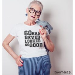 Bluzki damskie: 60 dopasowana koszulka tshirt damski