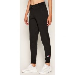 Spodnie dresowe Tommy Sport Cuffed Fleece S10S100627. Czarne spodnie damskie Tommy Sport, s, z dresówki, sportowe. Za 349,00 zł.