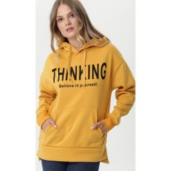 Żółta Bluza Montclare. Żółte bluzy damskie Born2be, xl, bez wzorów, bez rękawów, z kapturem. W wyprzedaży za 59,99 zł.
