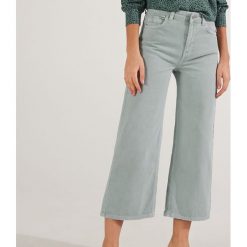 Jeansy kuloty - Zielony. Zielone jeansy damskie Reserved, z jeansu. Za 139,99 zł.