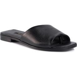 Japonki GINO ROSSI - KARO-01 Black. Czarne klapki damskie Gino Rossi, bez wzorów, ze skóry, bez obcasa, na obcasie. Za 219,99 zł.