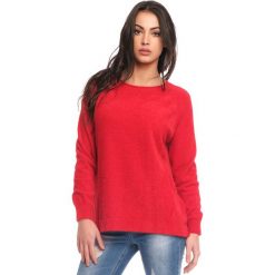 Sweter "Rina" w kolorze czerwonym. Czerwone swetry damskie Scarlet Jones, s, bez wzorów, bez rękawów, bez kaptura. W wyprzedaży za 169,95 zł.