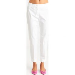 SPODNIE OSELLA weekend max mara. Spodnie damskie Weekend Max Mara, bez wzorów, z jeansu, eleganckie. W wyprzedaży za 602,88 zł.