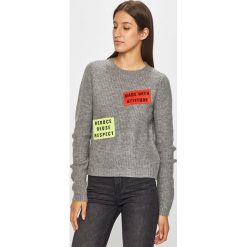 Noisy May - Sweter. Szare swetry damskie Noisy May, s, z aplikacjami, z elastanu, bez rękawów, bez kaptura. W wyprzedaży za 119,90 zł.