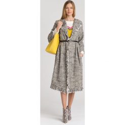 PŁASZCZ TWINSET. Żółte kurtki damskie Twinset, w paski, z materiału. Za 1098,30 zł.