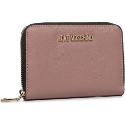 Duży Portfel Damski LOVE MOSCHINO - JC5558PP16LQ0601 Cipria. Różowe portfele damskie Love Moschino, bez wzorów, ze skóry ekologicznej. W wyprzedaży za 269,00 zł.