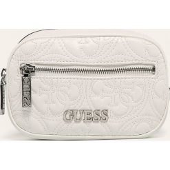 Guess Jeans - Nerka. Białe nerki damskie Guess Jeans, w paski, z bawełny, z aplikacjami. W wyprzedaży za 319,90 zł.