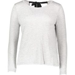 Swetry klasyczne damskie: Sweter w kolorze szarym