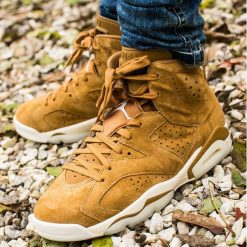 Buty Air Jordan 6 Retro "Wheat" (384664-705). Brązowe buty skate męskie Jordan, z materiału. Za 559,99 zł.