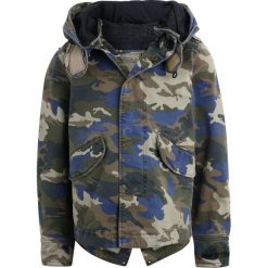 Zadig & Voltaire Kurtka przejściowa hellblau/kaki. Niebieskie kurtki męskie marki Zadig & Voltaire, z elastanu. W wyprzedaży za 426,30 zł.