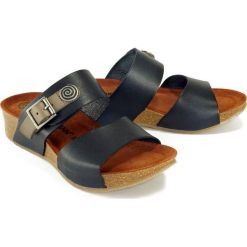DR. BRINKMANN 700959-5 blau, klapki profilaktyczne damskie. Klapki damskie Dr. Brinkmann, bez wzorów, ze skóry, bez obcasa. Za 229,90 zł.