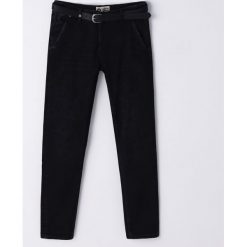 Jeansy slim - Czarny. Czarne jeansy męskie Cropp, bez wzorów. Za 139,99 zł.