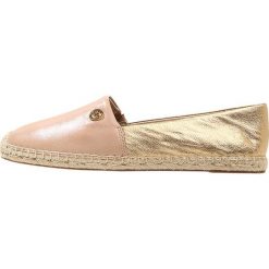 MICHAEL Michael Kors KENDRICK SLIP ON Espadryle oyster pale gold. Czarne trampki damskie slip on marki MICHAEL Michael Kors, z gumy, przed kolano, na wysokim obcasie. Za 459,00 zł.