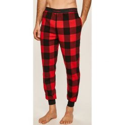 Calvin Klein Underwear - Spodnie piżamowe 000NM1726E. Czerwone piżamy męskie Calvin Klein Underwear, s, bez wzorów, z bawełny, bez rękawów. Za 299,90 zł.