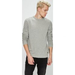 Produkt by Jack & Jones - Sweter. Szare swetry męskie marki PRODUKT by Jack & Jones, s, bez wzorów, z bawełny, z okrągłym kołnierzem, bez kaptura. W wyprzedaży za 59,90 zł.