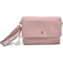L'Atelier du Sac torebka crossbody Lola 9176 jasnoróżowa z pashmina. Różowe torebki klasyczne damskie L'Atelier du Sac, bez wzorów, bez dodatków. Za 259,00 zł.