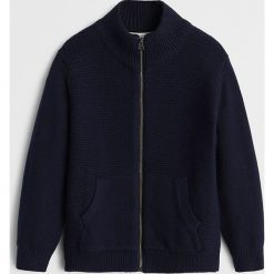Mango Kids - Kardigan dziecięcy David. Niebieskie swetry chłopięce Mango Kids, bez wzorów, z bawełny, bez kołnierzyka. Za 79,90 zł.