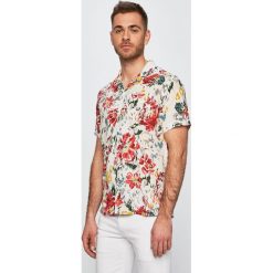 Pepe Jeans - Koszula Keanu. Białe koszule męskie Pepe Jeans, s, w kwiaty, z bawełny, klasyczne, z klasycznym kołnierzykiem, z krótkim rękawem. W wyprzedaży za 159,90 zł.