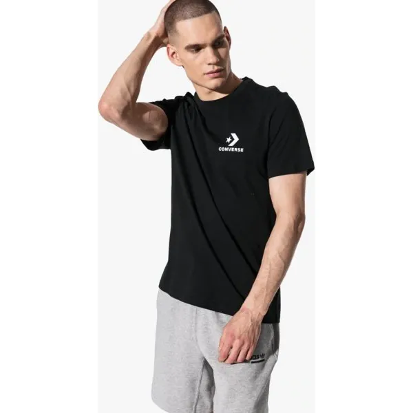 Converse Koszulka Ss Left Chest Star Chevron Tee , czarny, rozmiar XXL. Czarne koszulki męskie Converse, xxl, z aplikacjami, z tkaniny, klasyczne, z kontrastowym kołnierzykiem, bez rękawów. Za 99,99 zł.