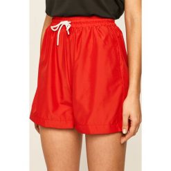 Hummel - Szorty. Czerwone spodenki sportowe damskie Hummel, s, bez wzorów, z poliesteru, sportowe. Za 169,90 zł.