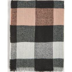 Szal w monochromatyczną kratę - Różowy. Różowe szaliki damskie Sinsay, bez wzorów. Za 24,99 zł.