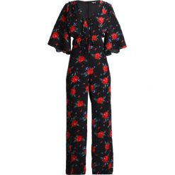 Kombinezony damskie: Fashion Union Petite FLORAL PRINT WITH FLUTTER SLEEVE Kombinezon multi coloured