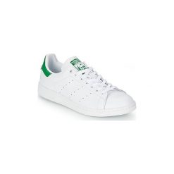 Buty adidas STAN SMITH. Białe trampki i tenisówki damskie Adidas, bez wzorów, bez zapięcia. Za 419,00 zł.