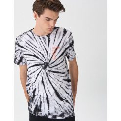 Koszulka tie-dye - Czarny. Czarne koszulki męskie House, s, bez wzorów, bez kołnierzyka, bez rękawów. Za 49,99 zł.