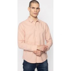 Koszula Levi's® 86625-0007. Różowe koszule męskie s, bez wzorów, z bawełny, casualowe, bez kołnierzyka, bez rękawów. W wyprzedaży za 169,00 zł.